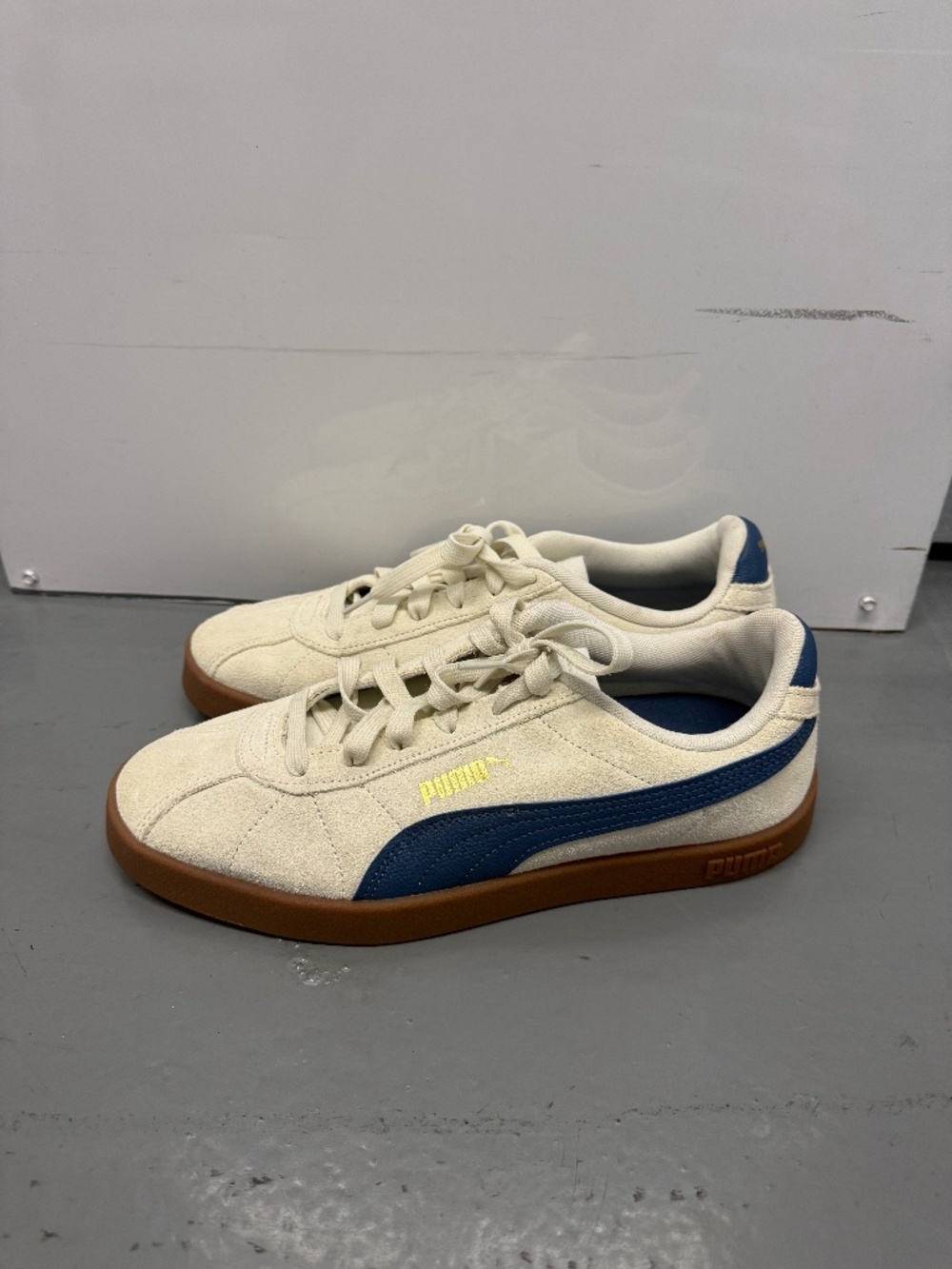 PUMA Women's White Blue Gum Sole Sneakers Size 8.5
